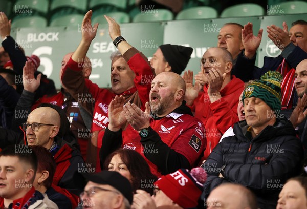 180126 - Northampton Saints v Scarlets - European Rugby Champions Cup - Scarlets thank the fans at full time