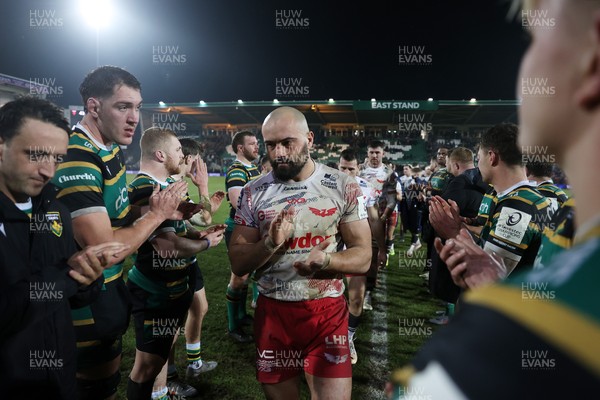 180126 - Northampton Saints v Scarlets - European Rugby Champions Cup - Josh Macleod of Scarlets at full time