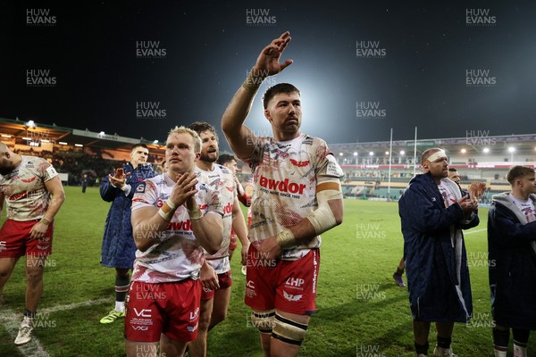 180126 - Northampton Saints v Scarlets - European Rugby Champions Cup - Max Douglas of Scarlets at full time