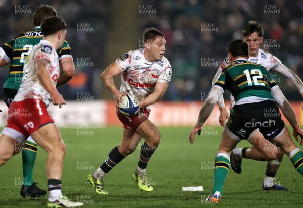 180126 - Northampton Saints v Scarlets - European Rugby Champions Cup - Sam Costelow of Scarlets 
