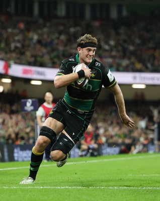240525 - Northampton Saints v Union Bordeaux-Begles, EPCR Champions Cup Final - Alex Coles of Northampton Saints races in to score try