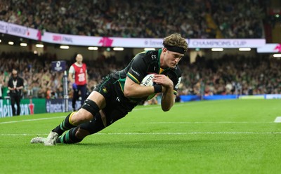240525 - Northampton Saints v Union Bordeaux-Begles, EPCR Champions Cup Final - Alex Coles of Northampton Saints races in to score try