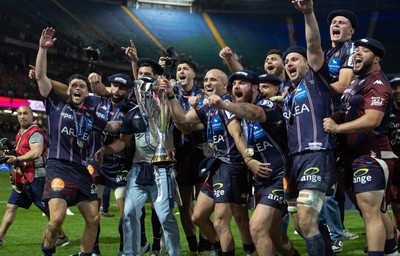 240525 - Northampton Saints v Union Bordeaux-Begles, EPCR Champions Cup Final - Union Bordeaux-Begles celebrate as they lift the Investec Champions Cup