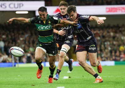 240525 - Northampton Saints v Union Bordeaux-Begles, EPCR Champions Cup Final - Alex Mitchell of Northampton Saints and Damian Penaud of Union Bordeaux-Begles compete for the ball