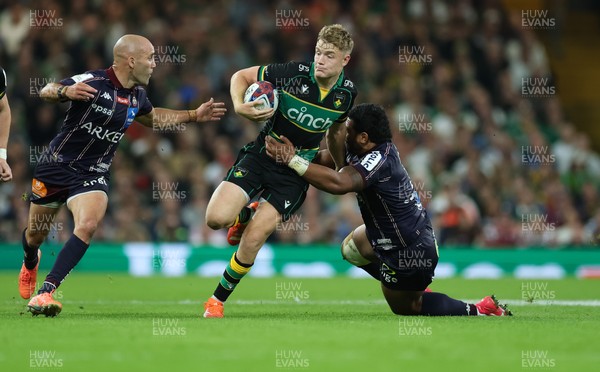 240525 - Northampton Saints v Union Bordeaux-Begles, EPCR Champions Cup Final - Fin Smith of Northampton Saints breaks away