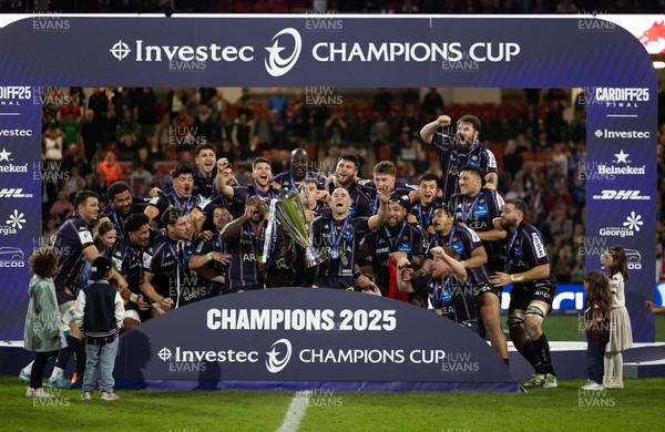 240525 - Northampton Saints v Union Bordeaux-Begles, EPCR Champions Cup Final - Union Bordeaux-Begles celebrate as they lift the Investec Champions Cup