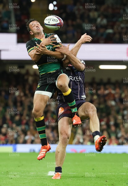 240525 - Northampton Saints v Union Bordeaux-Begles, EPCR Champions Cup Final - Alex Mitchell of Northampton Saints and Damian Penaud of Union Bordeaux-Begles compete for the ball