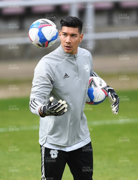 050920 - Northampton Town v Cardiff City - Carabao Cup First Round South - Neil Etheridge of Cardiff City