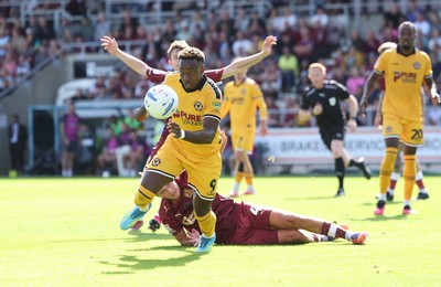 050926 - Northampton Town v Newport County, EFL Sky Bet League 2 - Shaquille Gwengwe of Newport County looks to shoot at goal