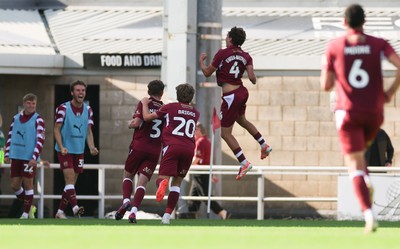 050926 - Northampton Town v Newport County, EFL Sky Bet League 2 - Northampton celebrate as Joseph O'Brien-Whitmarsh of Northampton Town scores late in the match
