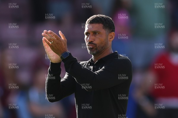 050926 - Northampton Town v Newport County, EFL Sky Bet League 2 - Newport County head coach Hayden Mullins applauds the fans at the end of the match