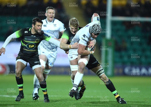 091217 - Northampton Saints v Ospreys - European Rugby Champions Cup - Dan Lydiate of Ospreys is tackled by David Ribbans of Northampton