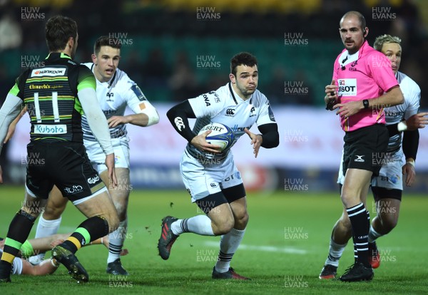 091217 - Northampton Saints v Ospreys - European Rugby Champions Cup - Tom Habberfield of Ospreys gets into space