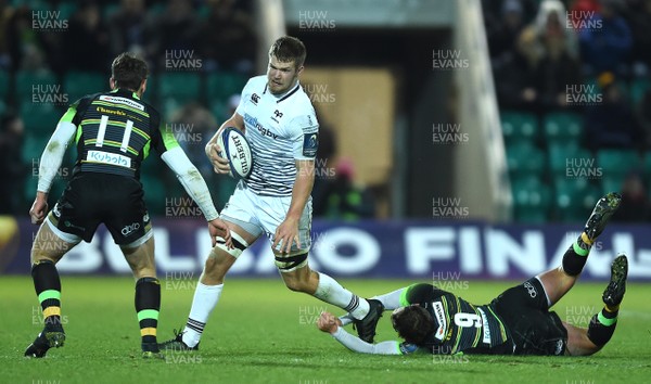 091217 - Northampton Saints v Ospreys - European Rugby Champions Cup - Olly Cracknell of Ospreys is tackled by Nic Groom of Northampton