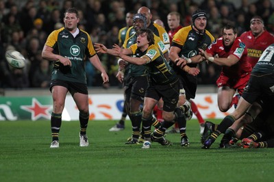 18.11.11 - Northampton Saints v Scarlets - Heineken Cup Saints' Lee Dickson feeds the ball away from the ruck 