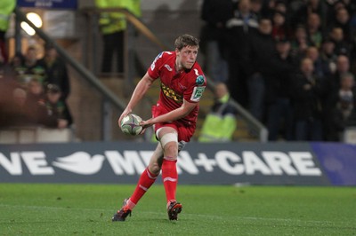 181111 - Northampton Saints v Scarlets - Heineken CupRhys Priestland gets the Scarlets backs moving