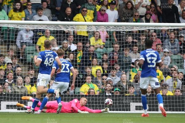 030525 - Norwich City v Cardiff City - Sky Bet Championship - Ethan Horvath of Cardiff City makes a save  at full stretch
