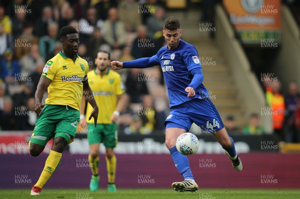 140418 - Norwich City v Cardiff City, Sky Bet Championship - Gary Madine of Cardiff City fires a shot at goal