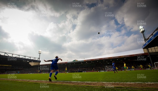 140418 - Norwich City v Cardiff City, Sky Bet Championship - Aron Gunnarsson of Cardiff City throws the ball in during the match