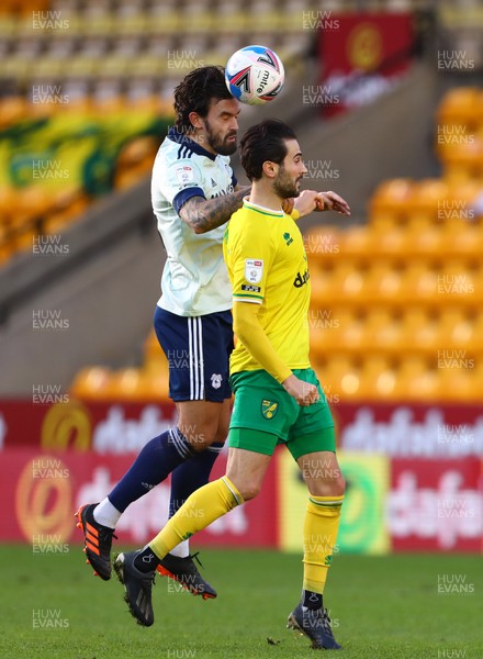 191220 - Norwich City v Cardiff City - Sky Bet Championship - Marlon Pack of Cardiff City and Mario Vrancic of Norwich City