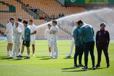 250426 - Norwich City v Swansea City - Sky Bet Championship - Swansea players out on the pitch 