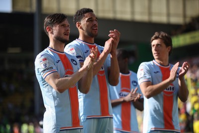 250426 - Norwich City v Swansea City - Sky Bet Championship - Swansea players applaud the Swansea fans 
