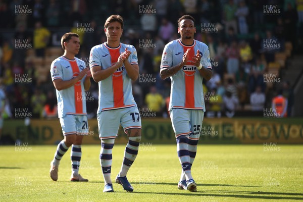 250426 - Norwich City v Swansea City - Sky Bet Championship - Swansea players applaud the Swansea fans 