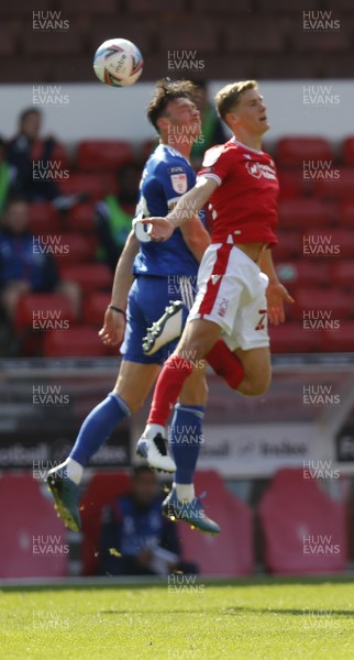 190920 - Nottingham Forest v Cardiff City - Sky Bet Championship - Kieffer Moore of Cardiff and Ryan Yates of Nottingham Forest