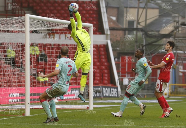 291120 - Nottingham Forest v Swansea City - Sky Bet Championship - Marc Guehi of Swansea has his shot saved by Goalkeeper Costel Pantilimon of Nottingham Forest