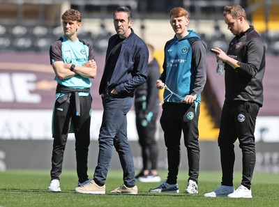 060426 - Notts County v Newport County - Sky Bet League 2 - Harrison Biggins of Newport and Ged Garner of Newport and Newport manager Christian Fuchs