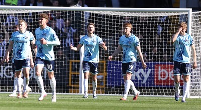 060426 - Notts County v Newport County - Sky Bet League 2 - Dejected team after Notts goal