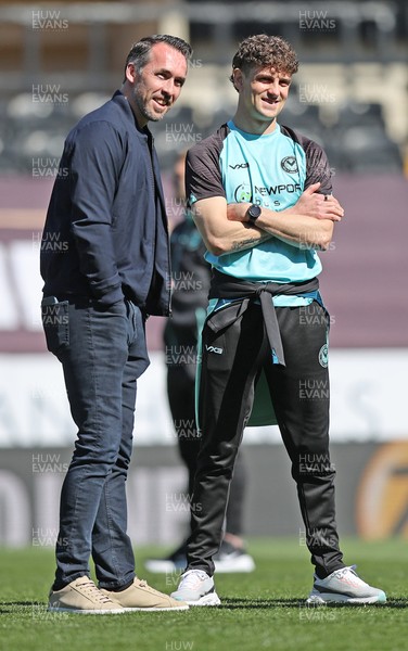 060426 - Notts County v Newport County - Sky Bet League 2 - Ged Garner of Newport and Newport manager Christian Fuchs