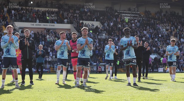 060426 - Notts County v Newport County - Sky Bet League 2 - The team applaud the travelling fans