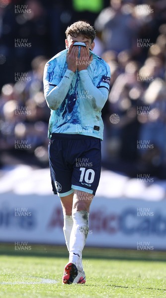 060426 - Notts County v Newport County - Sky Bet League 2 - Harrison Biggins of Newport dejection on 3-1 loss to Notts