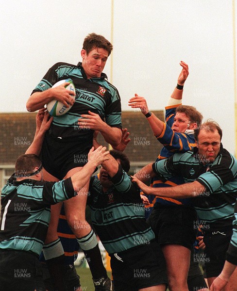 250395 - Old Penarthians v Cardiff - Stuart Roy of Cardiff wins the ball