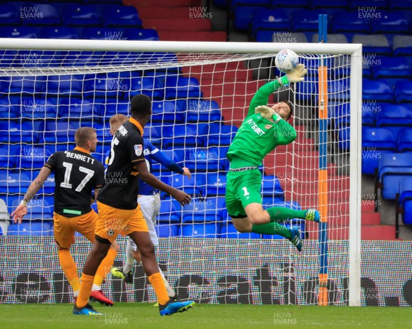 080918 - Oldham Athletic v Newport County - Sky Bet League 2 - Newport County goalkeeper Joe Day (1) makes a save from an Oldham cross