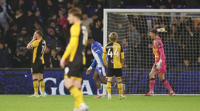 221125 - Oldham Athletic v Newport County - Sky Bet League 2 - Frustration from Goalkeeper Jordan Wright of Newport and head in hands from Captain Lee Jenkins of Newport