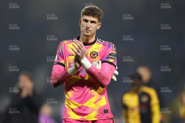 221125 - Oldham Athletic v Newport County - Sky Bet League 2 - Goalkeeper Jordan Wright of Newport salutes the travelling fans at the end of the match