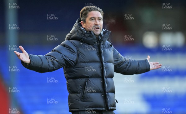 230121 - Oldham Athletic v Newport County - Sky Bet League 2 - Manager Harry Kewell of Oldham Athletic shows his displeasure at a referee decision