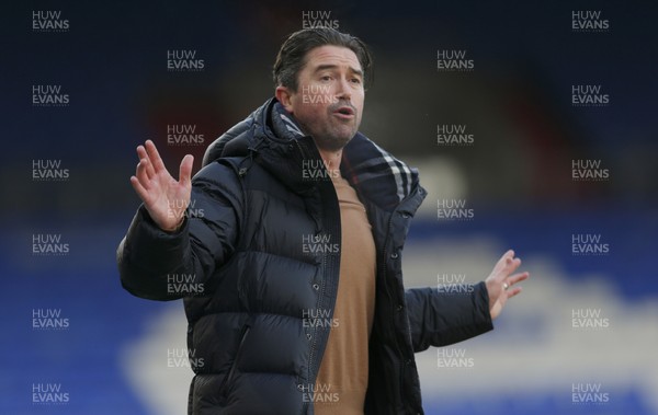230121 - Oldham Athletic v Newport County - Sky Bet League 2 - Manager Harry Kewell of Oldham Athletic shows anger at referee decision