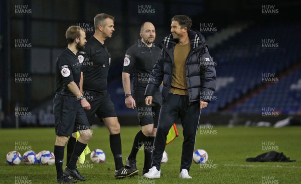 230121 - Oldham Athletic v Newport County - Sky Bet League 2 - Manager Harry Kewell of Oldham Athletic seems to have made up with the match officials at the end of the game
