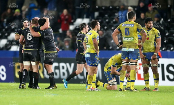 150116 - Ospreys v ASM Clermont Auvergne - European Champions Cup - Ospreys celebrate at full time