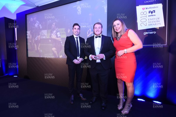 300418 - Ospreys Awards Night - Most Improved Elite Development Player, Rhys Henry (centre)