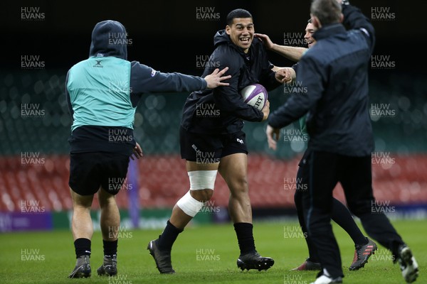 010417 - Ospreys Captains Run - Josh Matavesi during training