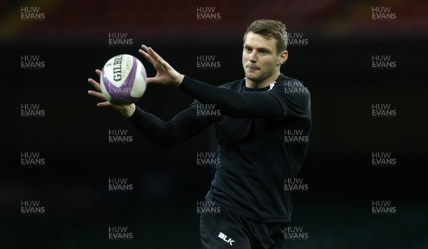 010417 - Ospreys Captains Run - Dan Biggar during training