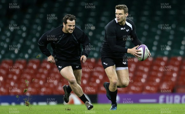 010417 - Ospreys Captains Run - Dan Biggar and Dan Evans during training