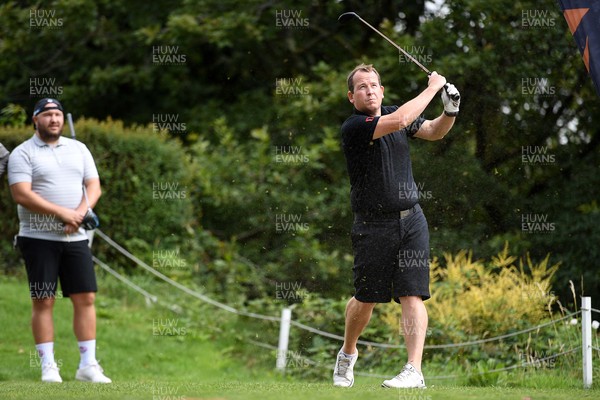 180821 - Ospreys Golf Day - Mikey Rowe and Dean Jones