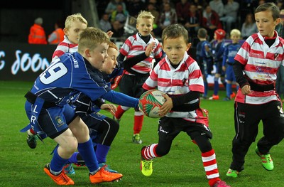 071016 - Ospreys v Blues - GuinnessPro12 -Half time tag rugby at The Ospreys