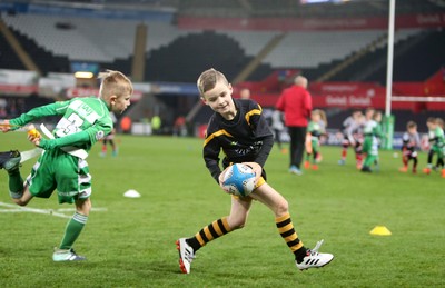 151017 - Ospreys v Clermont Auvergne - European Rugby Champions Cup - Tag Rugby