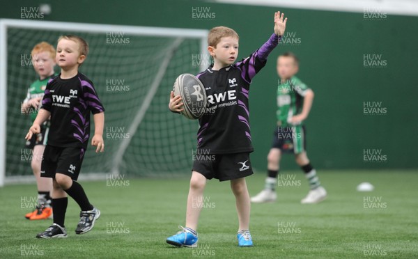 29.04.11 - Ospreys Kids Camp -  